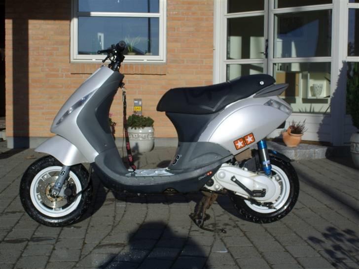 Piaggio New zip  - Efter den lille "makeover" billede 2