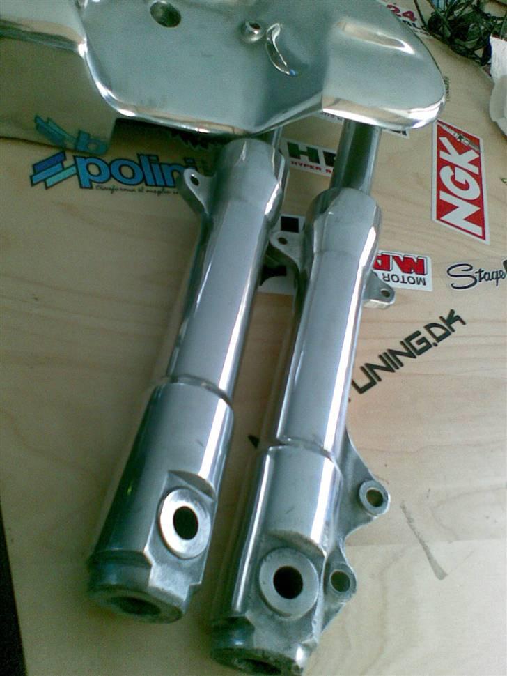 Yamaha Jog Stjålet. - Niiice, så blev min forgaffelben os færdige. så mangler jeg kun mine fælge. billede 2