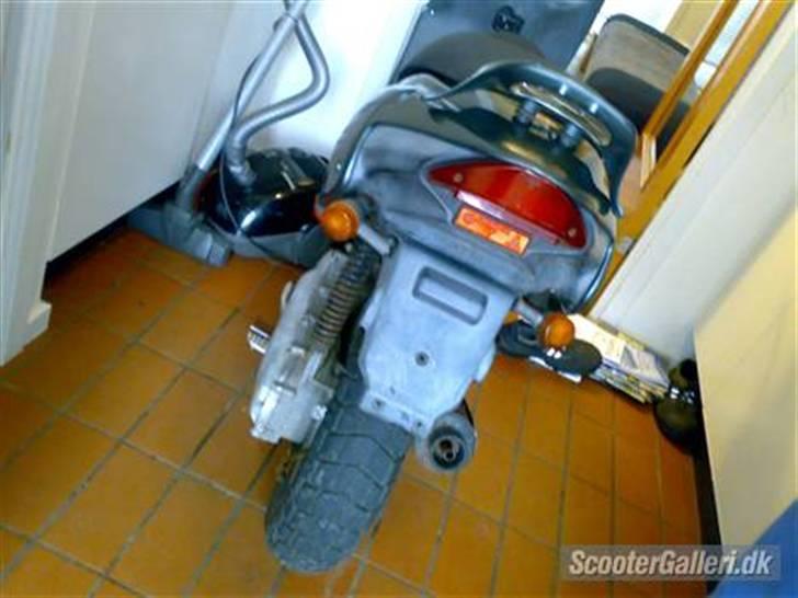 Aprilia Rally [Taget af panserne] billede 3