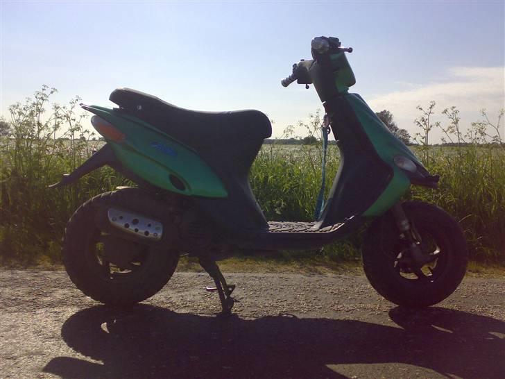 Gilera Stalker - Ny indkøbt 9.10/2007 Små ridser i sideskjolde blir lappet med spartel snart. billede 5