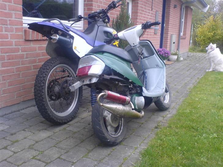 Yamaha Jog     SOLGT - Her står hun så sammen med min Rmx billede 9