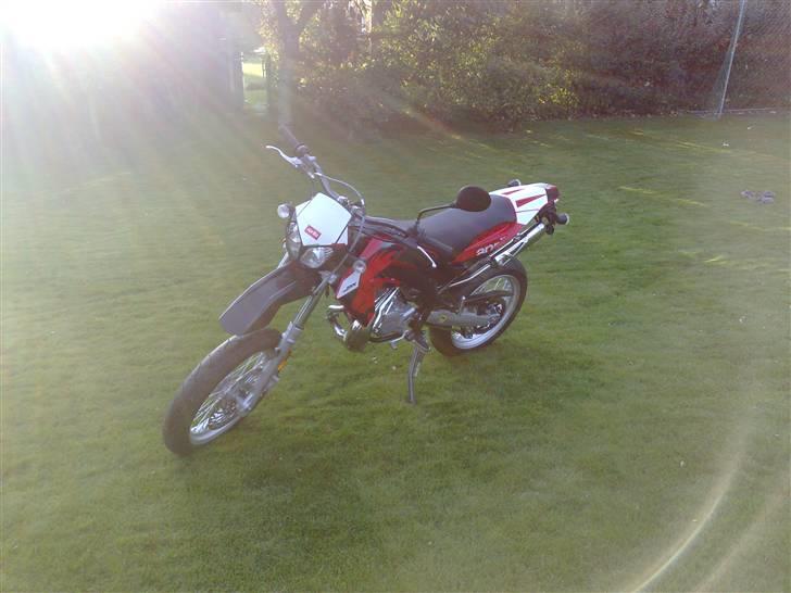 Aprilia SX 50 [SOLGT] - Spejl er taget af! billede 1