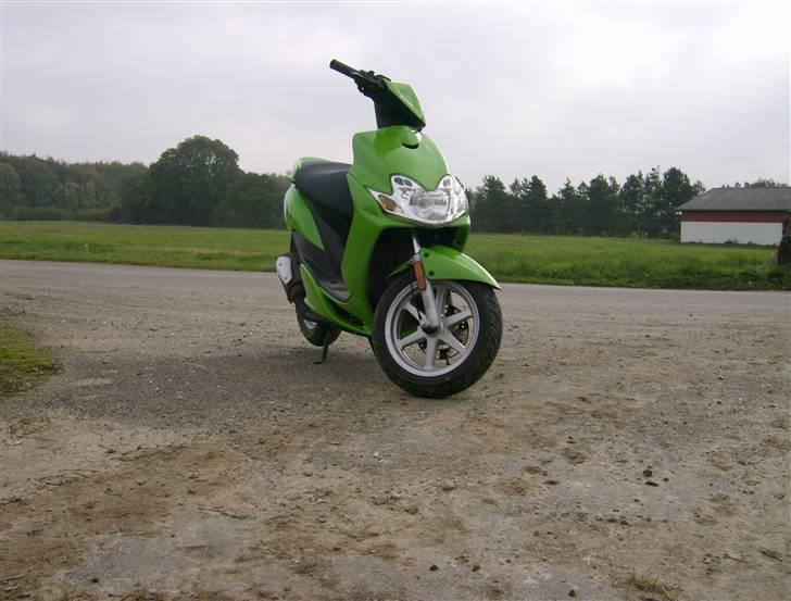 Yamaha Jog R  EFTER  Stjålet - se den lige  billede 1