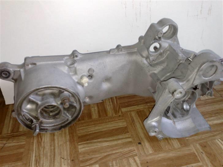 Yamaha Jog fs | Før - Motoren* Glasblæst, mangler lige SKF c4 lejer og krumtap, så den klar til maler billede 3