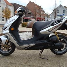 Suzuki AY-50 Katana LC (SOLGT)