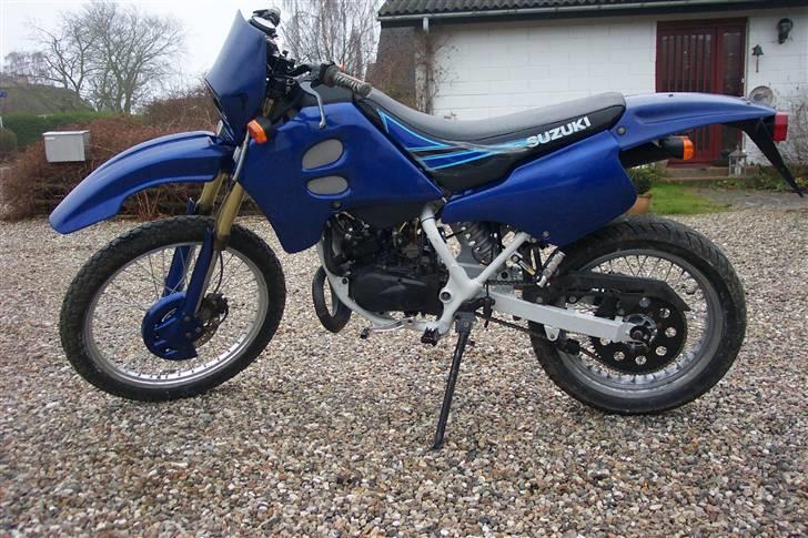 Suzuki RMX LC DD - SOLGT - Så er fælgene blevet pudset op og egerne malet :) billede 2
