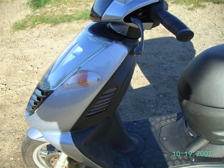 Aprilia Sonic billede 2