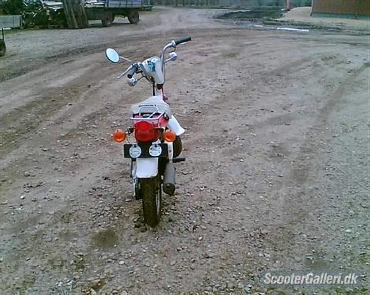 Suzuki fz50 SOLGT billede 3