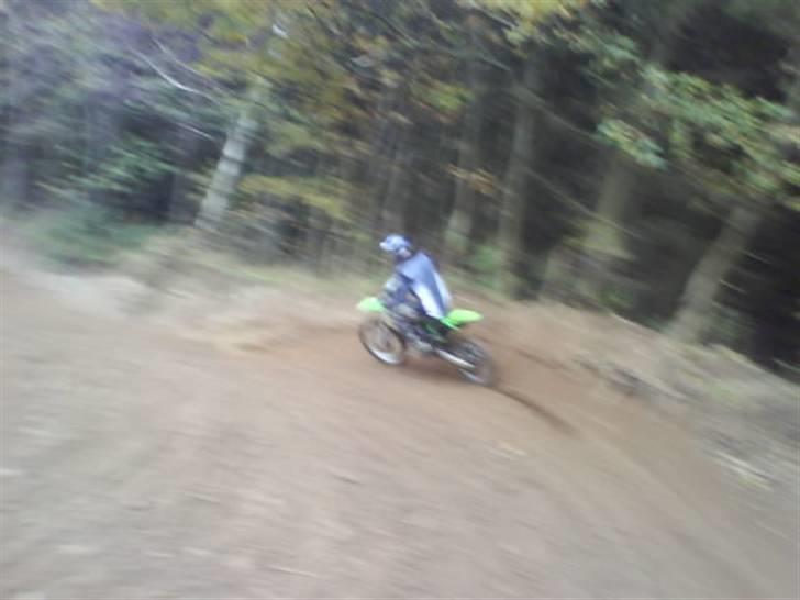 Kawasaki Kx 125ccm - BYTTET - Kommer i et sving her billede 15