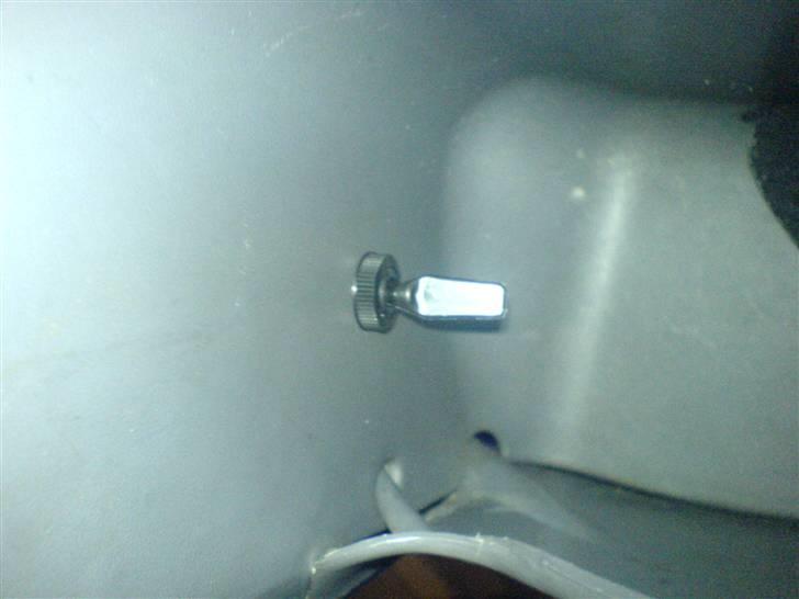 PGO Dr. Big - Knappen som idder i fronten til neon. billede 7