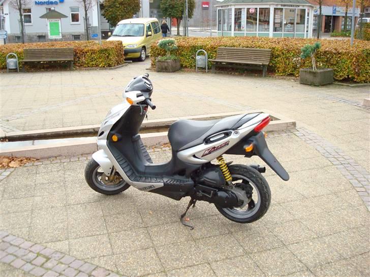 Suzuki AY-50 Katana LC (SOLGT) billede 3