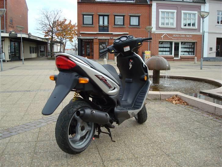 Suzuki AY-50 Katana LC (SOLGT) billede 9