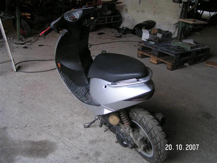 Suzuki estilete SOLGT billede 3