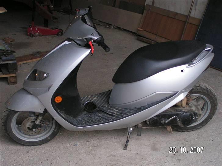 Suzuki estilete SOLGT billede 4