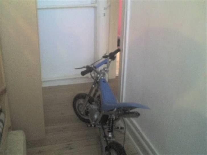 MiniBike pocket crosser - her er jeg lige blevet færdig med og male mit skjold mangler bare mine Randers FC Logoer billede 7