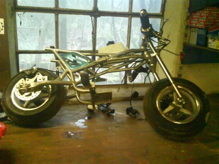 MiniBike banebike - næsten ren stel billede 3