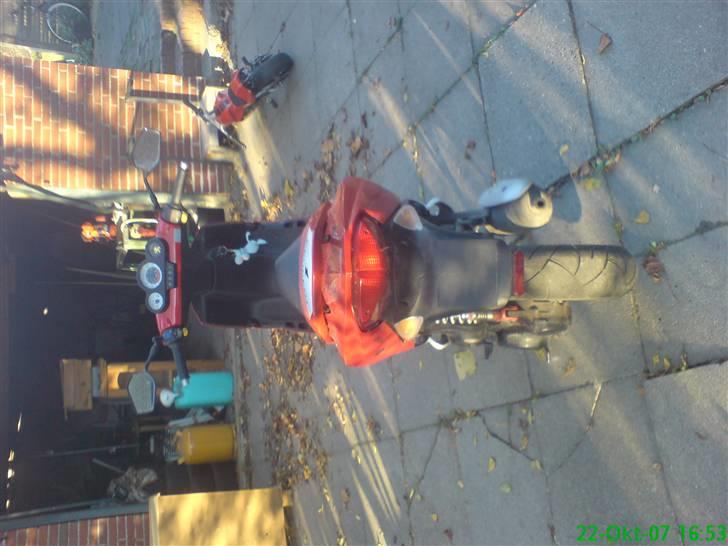 Peugeot Speedfight 2 Total Skadet! billede 5