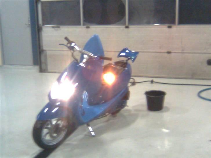 Suzuki Estilete Smølfen billede 1