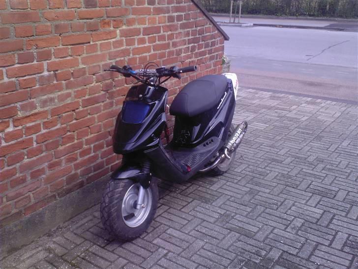 PGO Hot50 - Solgt, uden motor - Billedet er vendt om, men får taget nogen nye snart - se det på udstødningen :P billede 1