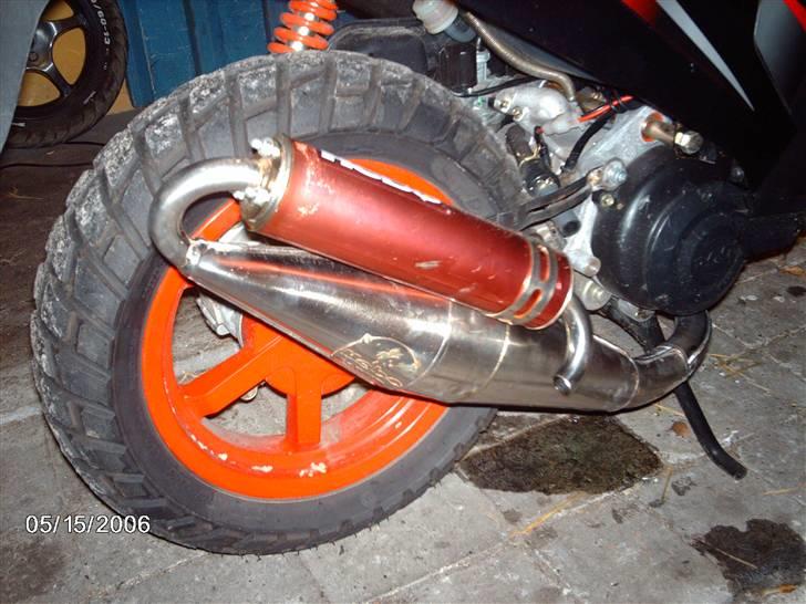 PGO hot 50 (væk) - passer godt i farverne :) billede 6