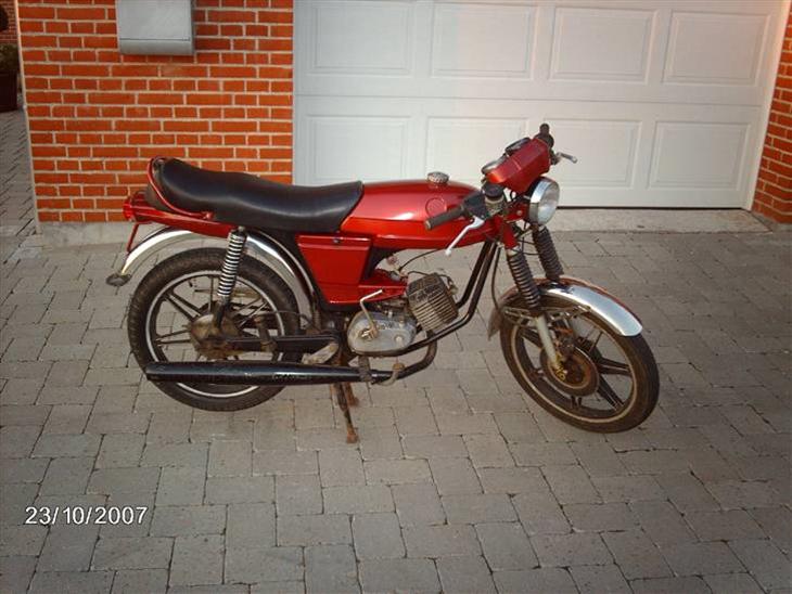 {{currentPhoto.altText}} billede {{currentPhoto.number}}