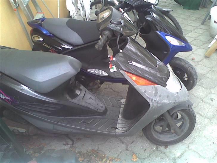 Suzuki address solgt billede 1