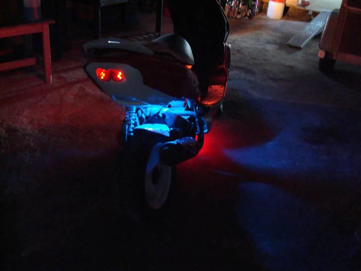 Peugeot Speedfight 2 TOTALSKADET billede 13