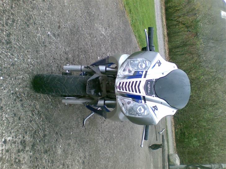 Motorhispania Fighter Racer --SOLGT-- billede 2