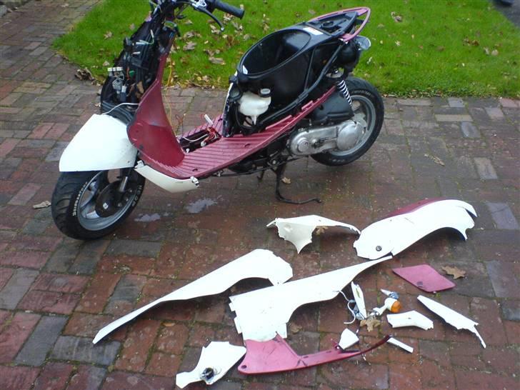 Suzuki Estilete *EFTER* :( :( - Kig engang på de andre billeder og se hvad der blevet gjort ved den :( billede 1