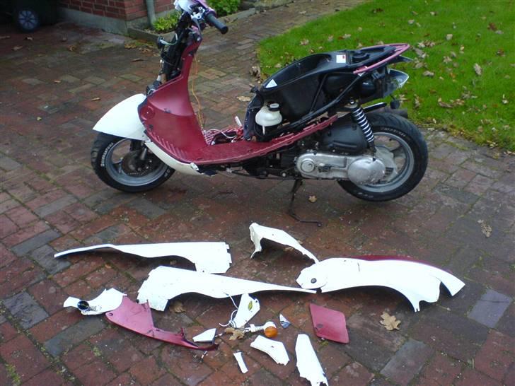 Suzuki Estilete *EFTER* :( :( - Kæft man .. det gør sku ondt at se efter alt det arbjejde :(  billede 2