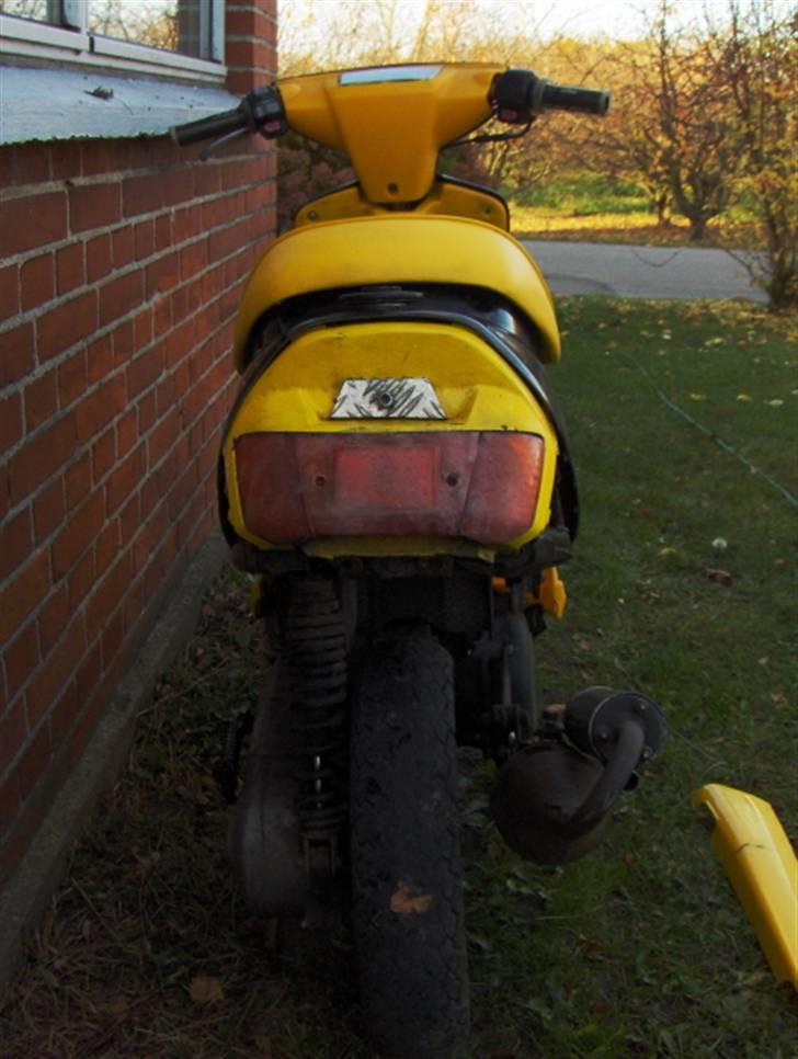 Yamaha Jog Fs (((STJÅLET))) - Lille alu. plade der holder bagskærm. billede 7