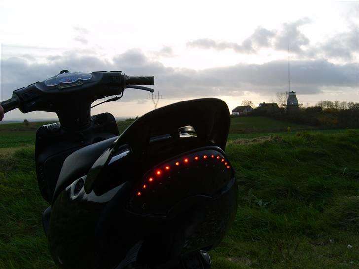 Aprilia sonicen - FØR - - bremselys !! den anden række er kørelys.. uha det nice billede 9