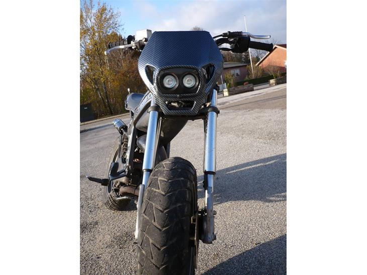 {{currentPhoto.altText}} billede {{currentPhoto.number}}