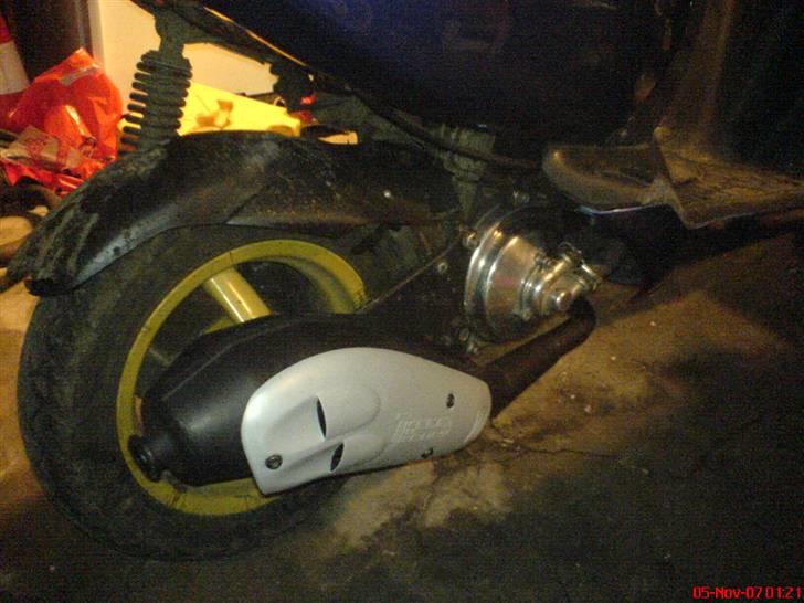 Aprilia Sonic LC //BYTTET\\ - Nye udstødning kommet på samt fælge og dæk :) billede 12