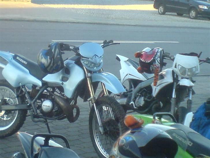 Suzuki RMX (Solgt) - Med gutterne i snejbjerg og fråde pizza ;) billede 9