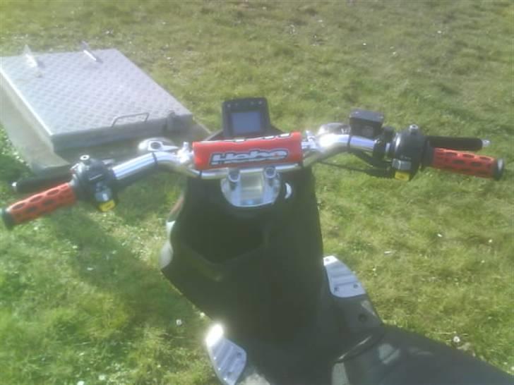 PGO Pmx Naked billede 8