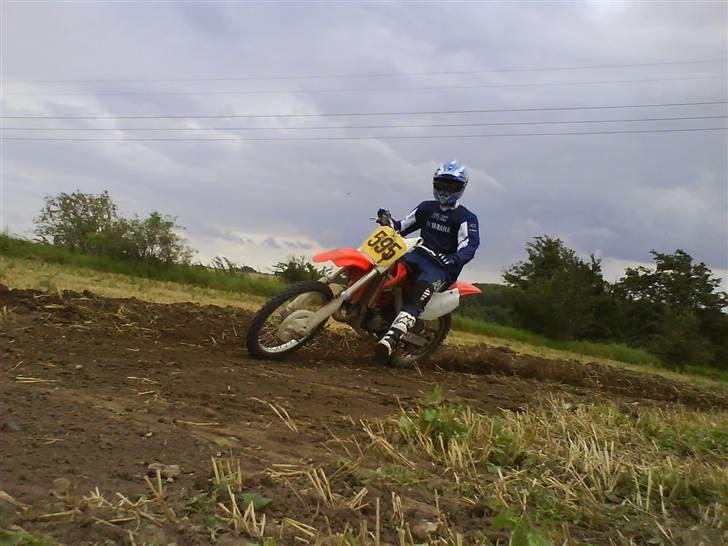 Honda cr 125 ER BLEVET STJÅLET  - lige efter Rene´ styrtede på min crosser og ødelage skærmen :S billede 2