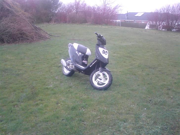 PGO Hot × 50 | Solgt - Længere væk billede 9