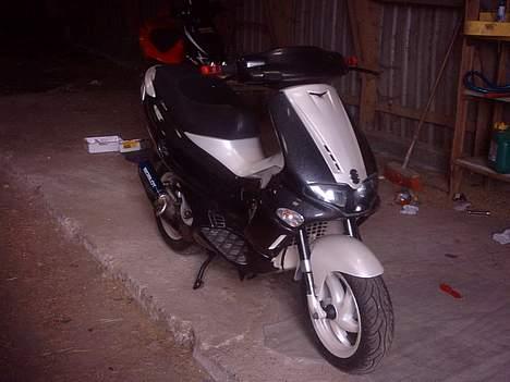 Gilera Runner AC *Renovering* - Front View.. Yes der står den :D billede 2