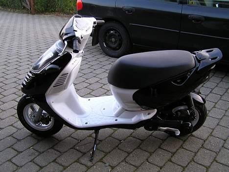 Aprilia Sonic ~$BlAcK aNd WiThE$~ billede 7