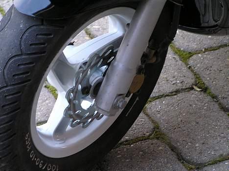 Aprilia Sonic ~$BlAcK aNd WiThE$~ - Min fælg og bremseskive.. billede 8