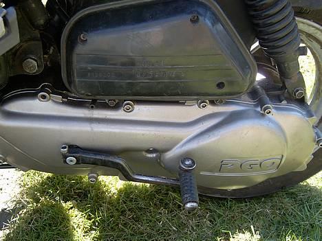 PGO Dr. big byttet til  R M X - Alt inde i kickstarteren er nyt også kickstarter skjoldet... flot ikk  billede 5