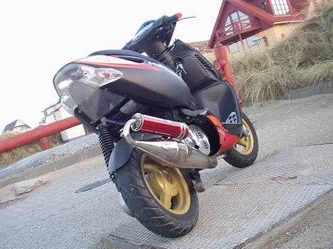 Aprilia                    SoniC - sonic billede 2