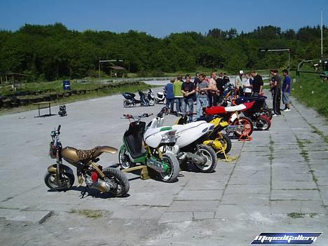 Suzuki Street Magic -BYTTET - Løvel træf d. 10 , min kammis bws og fumle`s nrg ;) billede 4