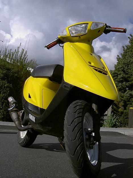 Yamaha                     AS AC - Nedfra, det gule svin! billede 1