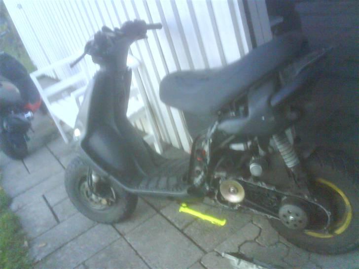 Gilera Stalker (byttet til jog) - ja sådan ser den smukke ud ;D også selvf, bare med vario skjold hehe billede 1
