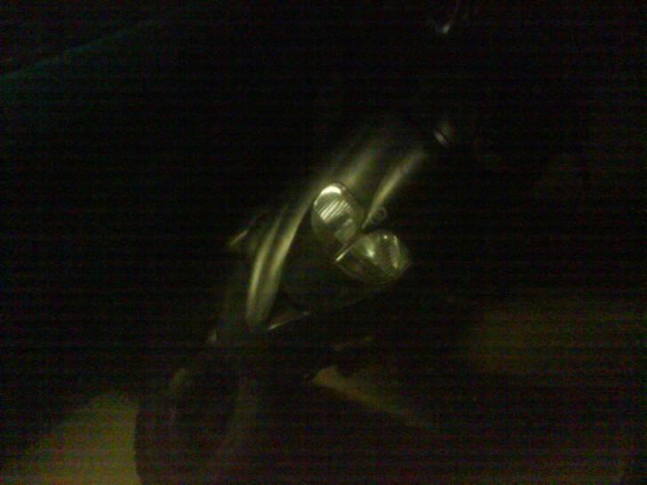 Gilera Stalker (byttet til jog) - i mørke ;D foran billede 2