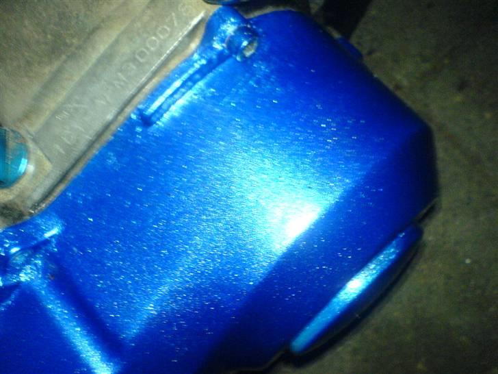 Aprilia sonic solgt  - nice effekt i lakken. det er om aften og der er lys på så der er nærmest sådan en hvid plet.  billede 12