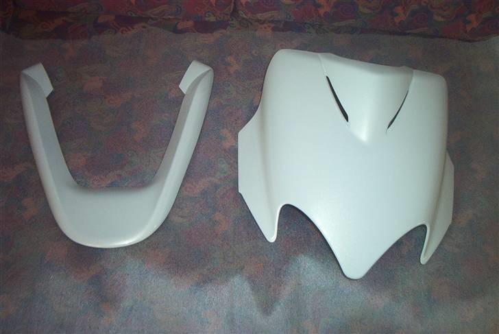 Yamaha Jog R #Solgt<# - Ny Autolakeret skjolde, i samme flotte perlemor farve, grunden til autolakering var at der var kommet ridser på de to dele og det vil jeg ikke have, så nu er Jog R endnu flottere og skinnende end før,. (ps. de skal ses irl i solen, alt for nice) billede 17