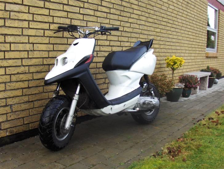 Yamaha bws ng (SOLGT) - Alt hva der er rødt er blevet sort! billede 1